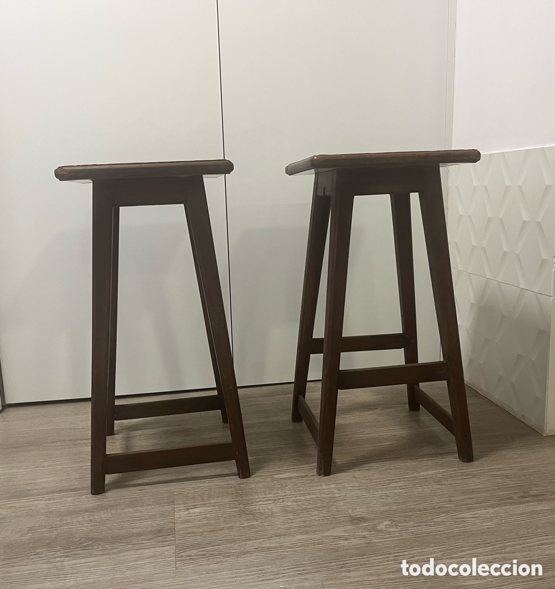 Segunda mano: Pareja banquetas de madera - Foto 6