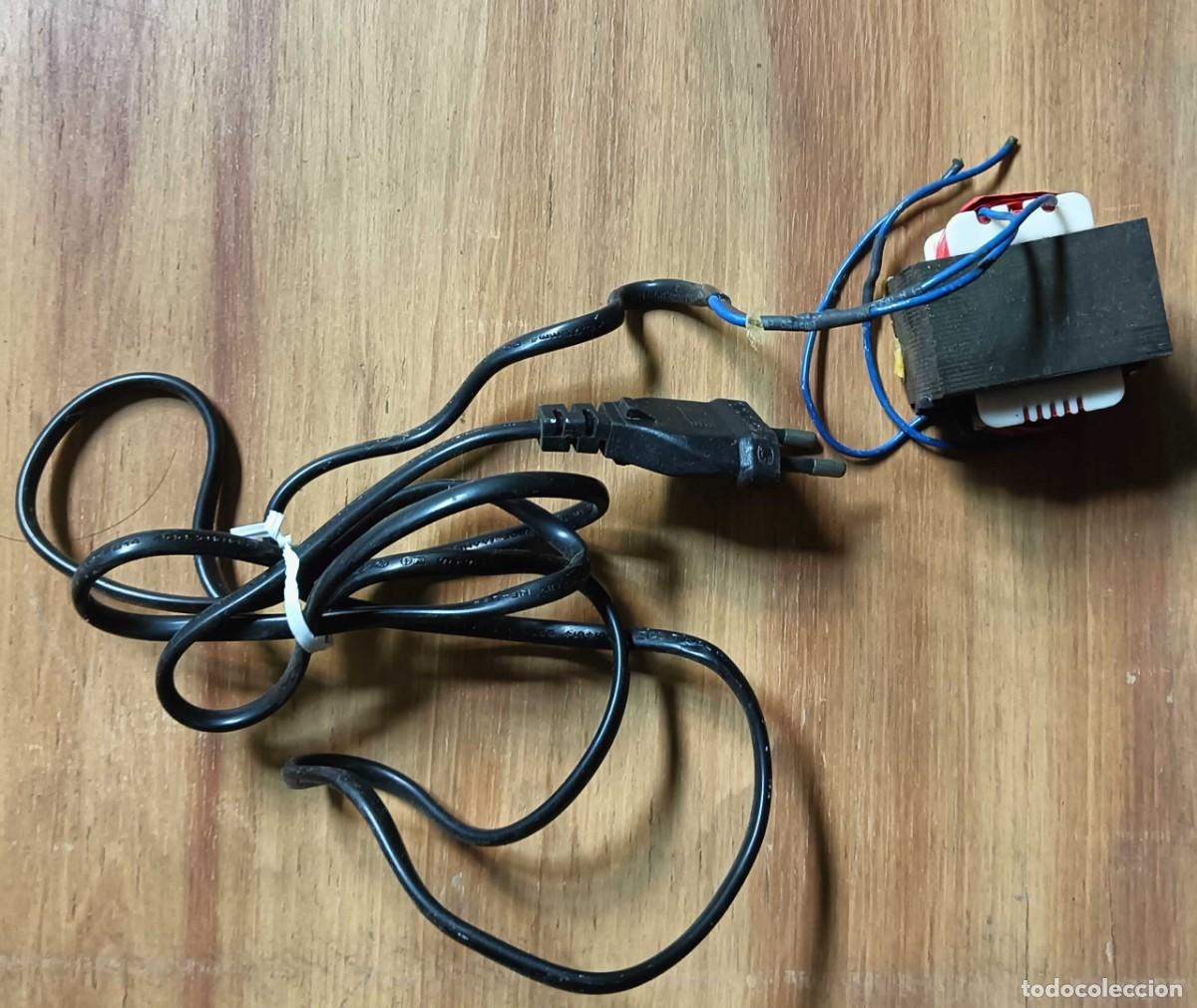 Segunda mano: TRANSFORMADOR DE 6 V CON CABLE DE RED Y CLAVIJA - N&Uacute;CLEO LAMINADO SIN CARCASA - SALIDA 6 VOLTIOS