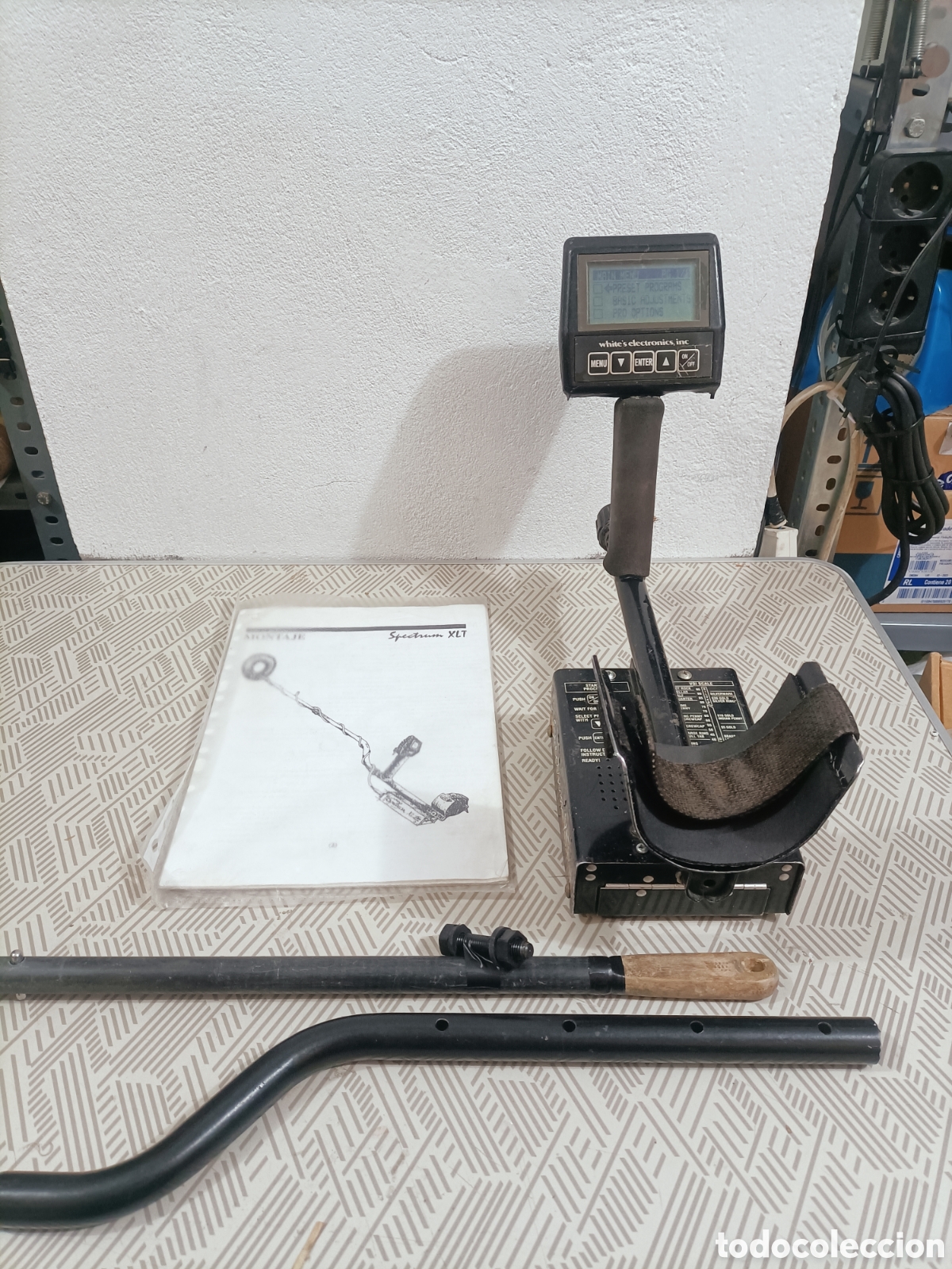 Segunda mano: Detector de metales White XLT. Funciona correctamente. Falta plato o bobina