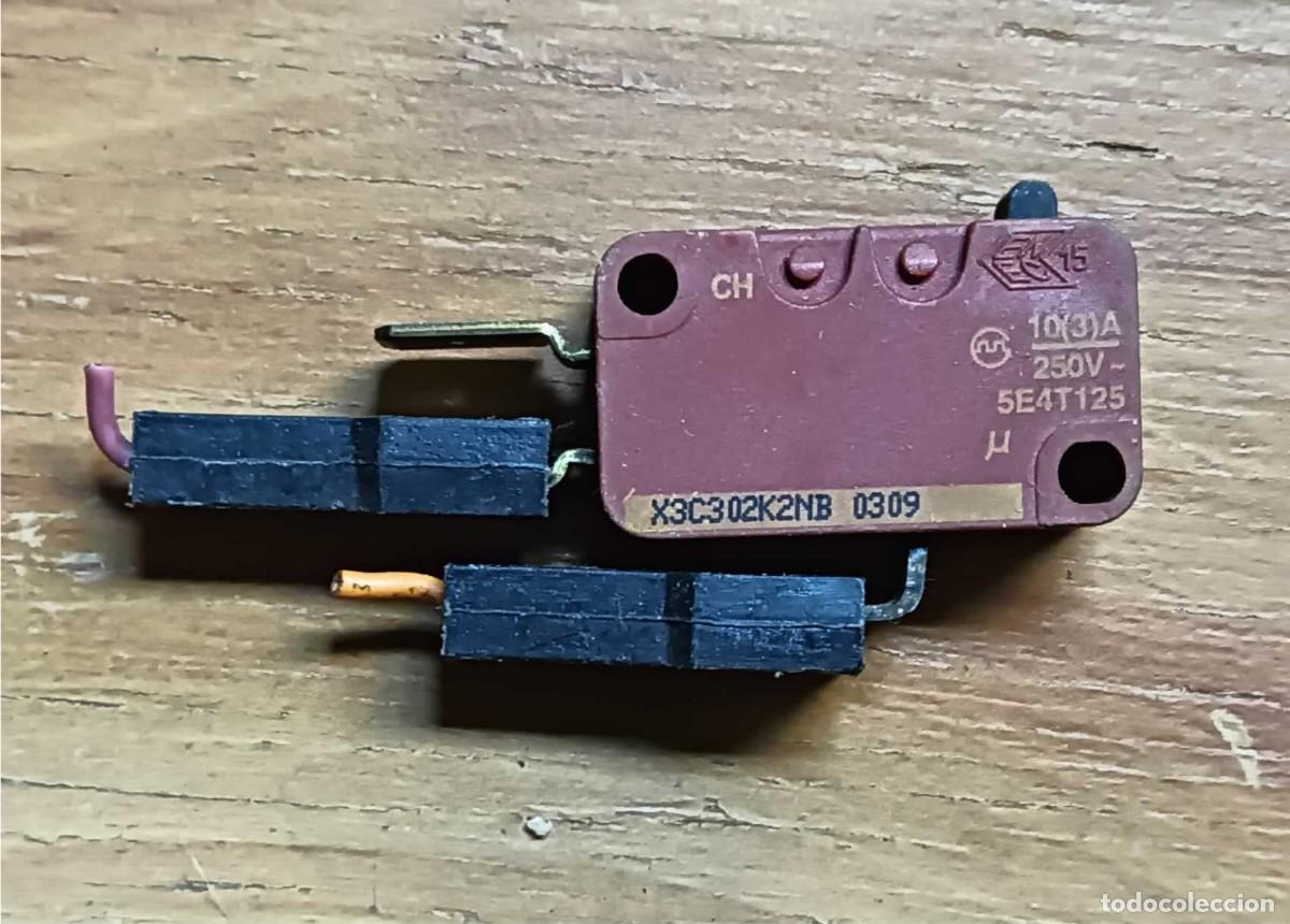 Segunda mano: MICROINTERRUPTOR SAIA-BURGESS X3C302K2NB - 10(3) A 250 V - CONMUTADO - PULSADOR DE &Eacute;MBOLO - CON 2 CO