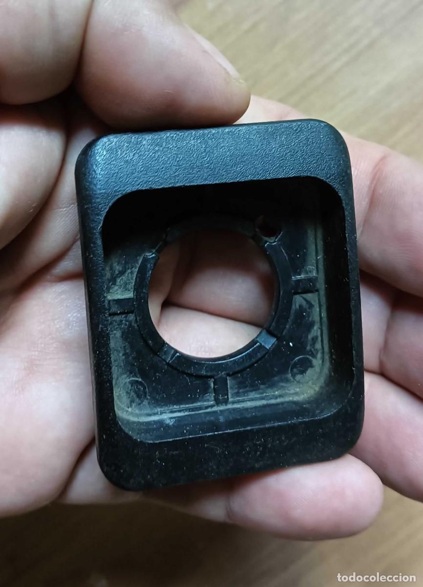 Segunda mano: TAPA / CARCASA INTERNA NEGRA RECTANGULAR PARA PULSADOR DE M&Aacute;QUINA RECREATIVA &ndash; A&Ntilde;OS 90