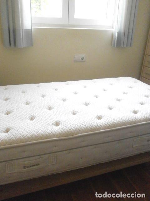 Segunda mano: CAMA 90x200 - Colchon Sompura Spirit con Somier de l&aacute;minas y patas de madera (Entgrega en MANO)