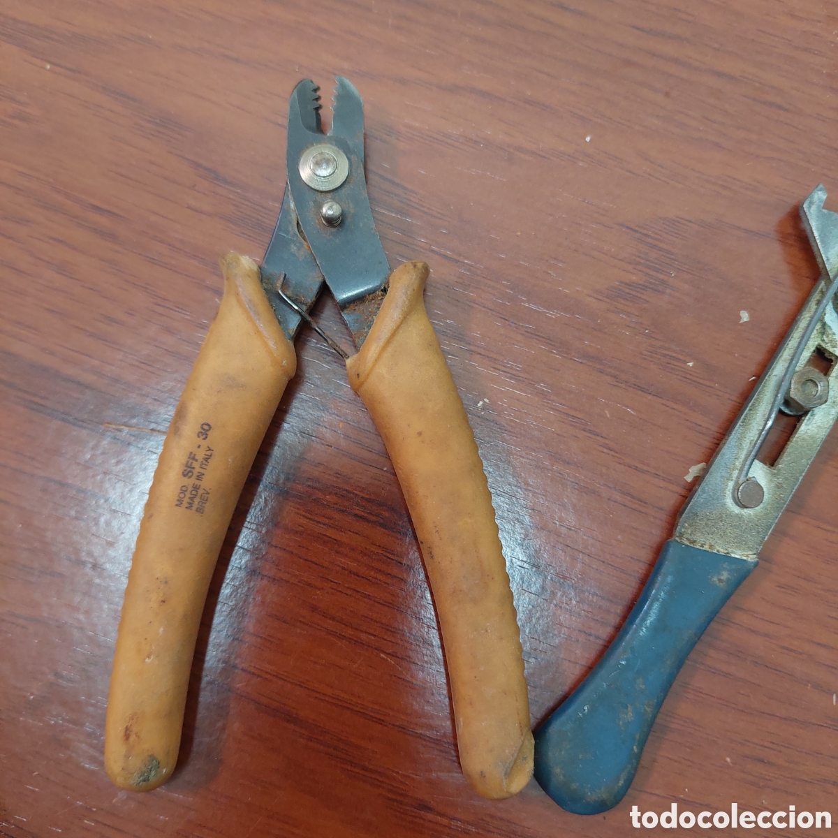 Segunda mano: 2 Pelacables y cortador. - Foto 2