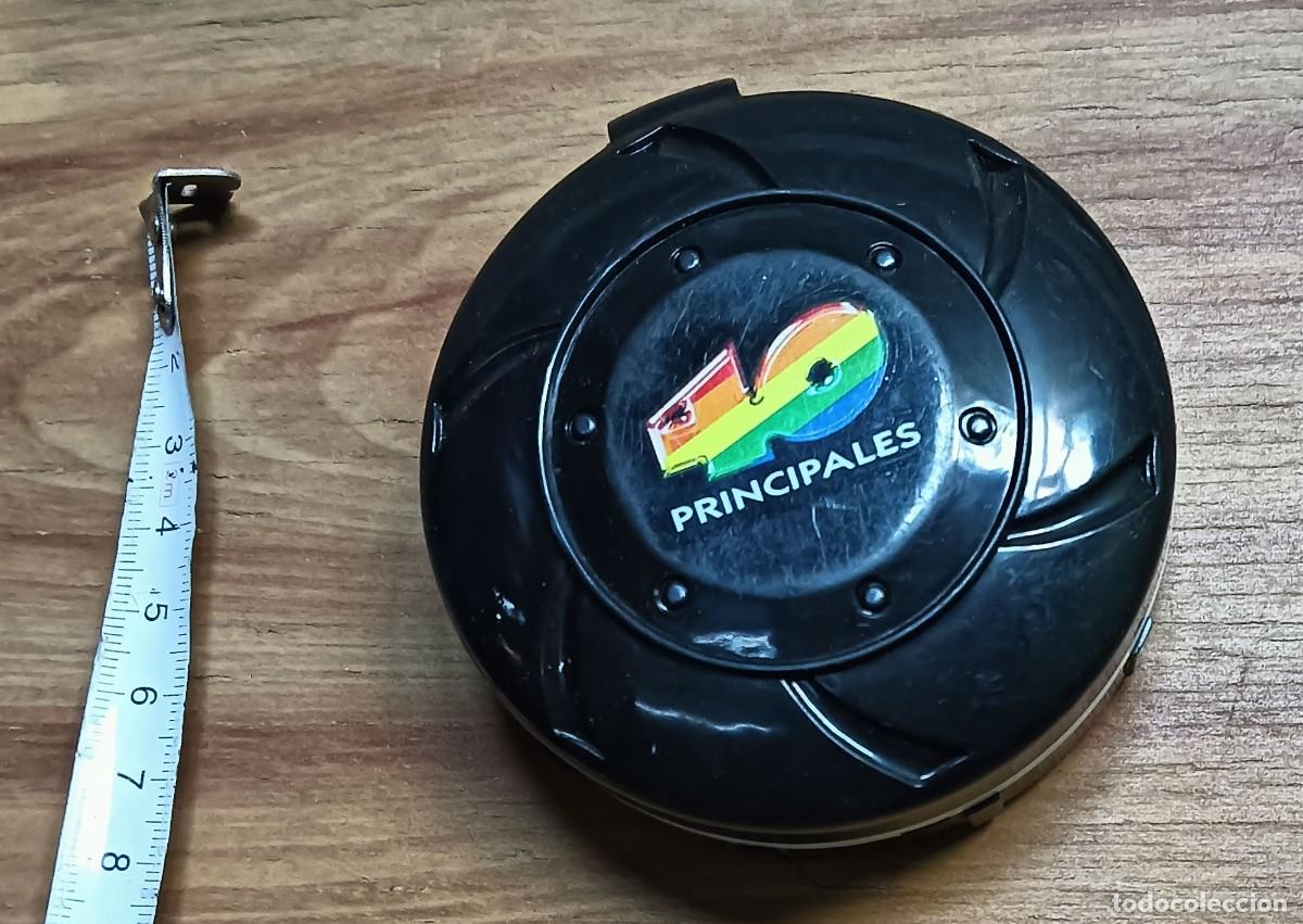 Segunda mano: ALTAVOZ PORT&Aacute;TIL PROMOCIONAL 40 PRINCIPALES - COLA CAO - NEGRO - CABLE JACK INTEGRADO - 2 PILAS AAA