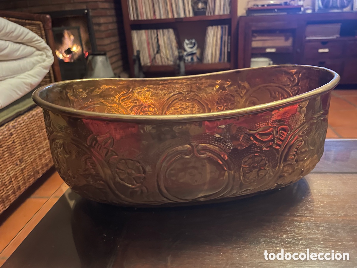 Segunda mano: Centro decorativo ovalado de estilo antiguo