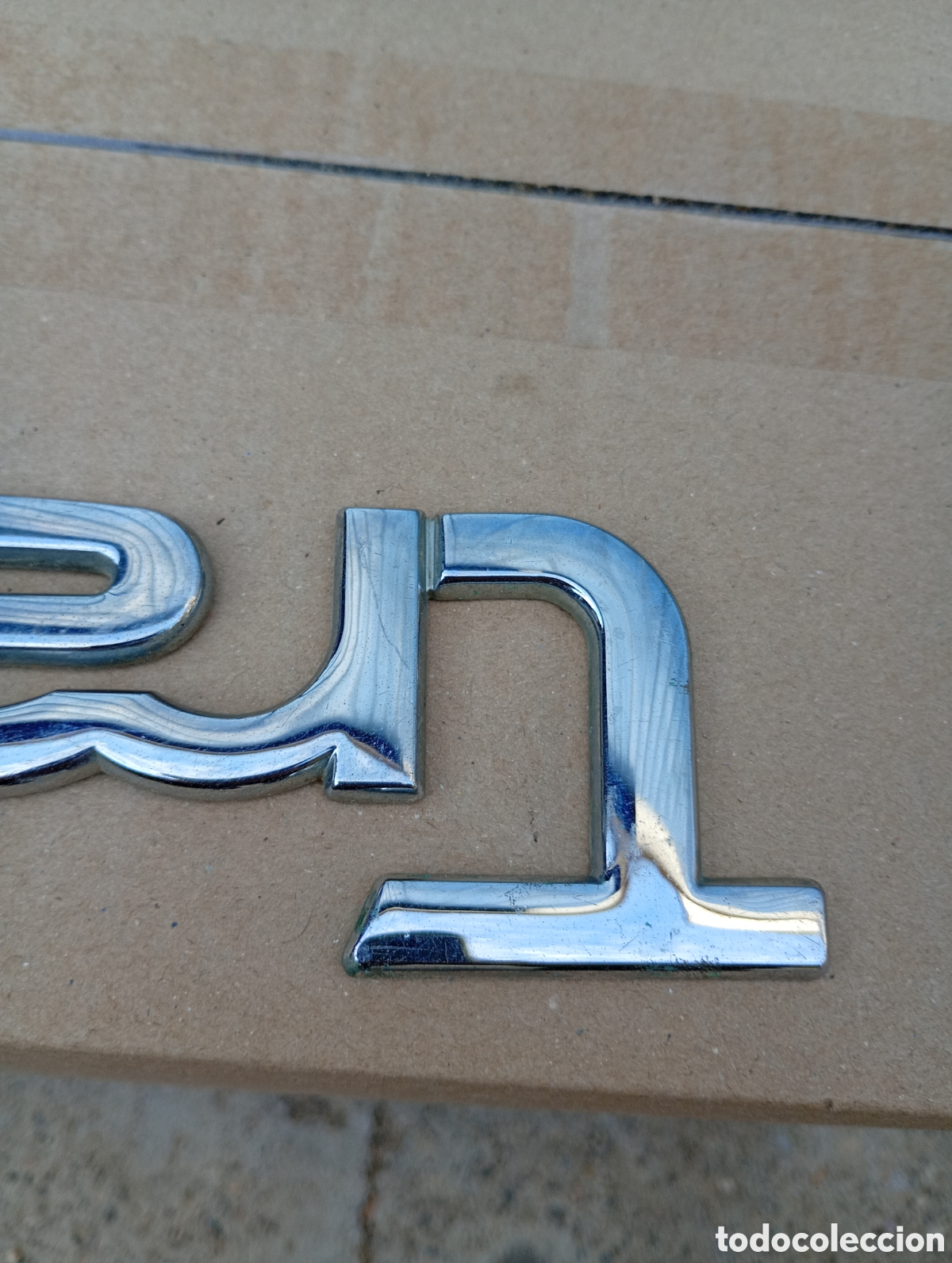 Segunda mano: Emblema Renault trafic - Foto 2