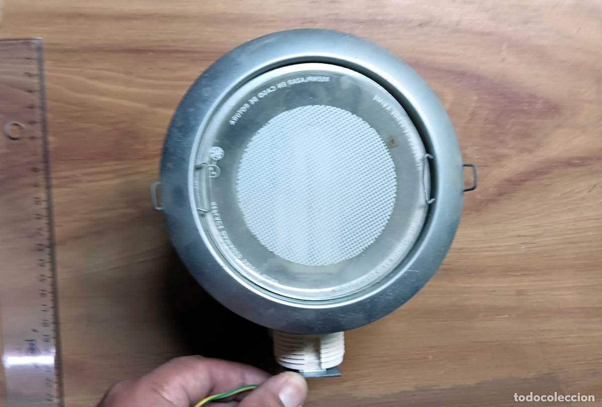 Segunda mano: FOCO EMPOTRABLE DE TECHO CON BALASTO ELT 18W - CON CRISTAL Y MUELLES