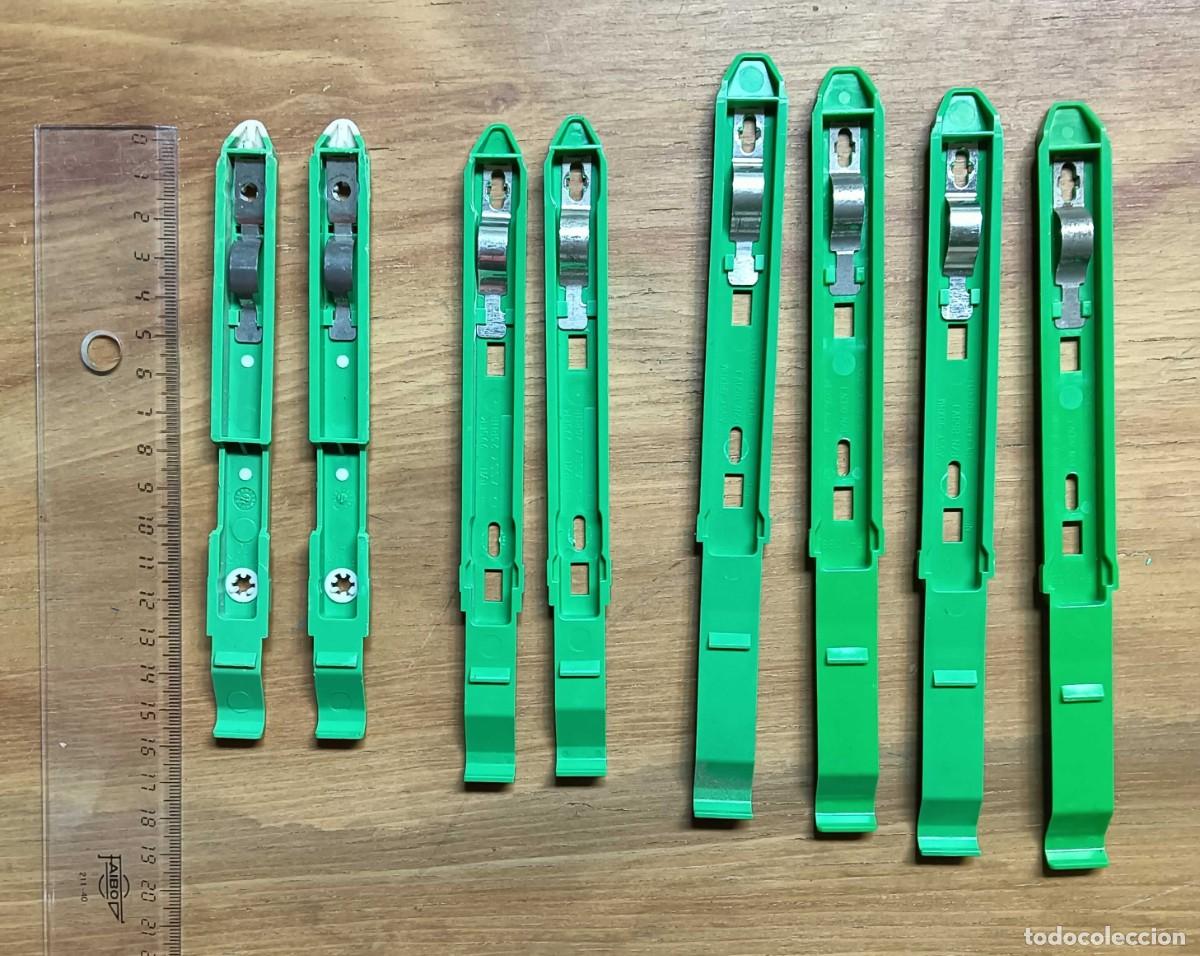 Segunda mano: LOTE 8 RIELES DE PL&Aacute;STICO VERDE DELL - GU&Iacute;AS DE MONTAJE - DELL DIMENSION 520