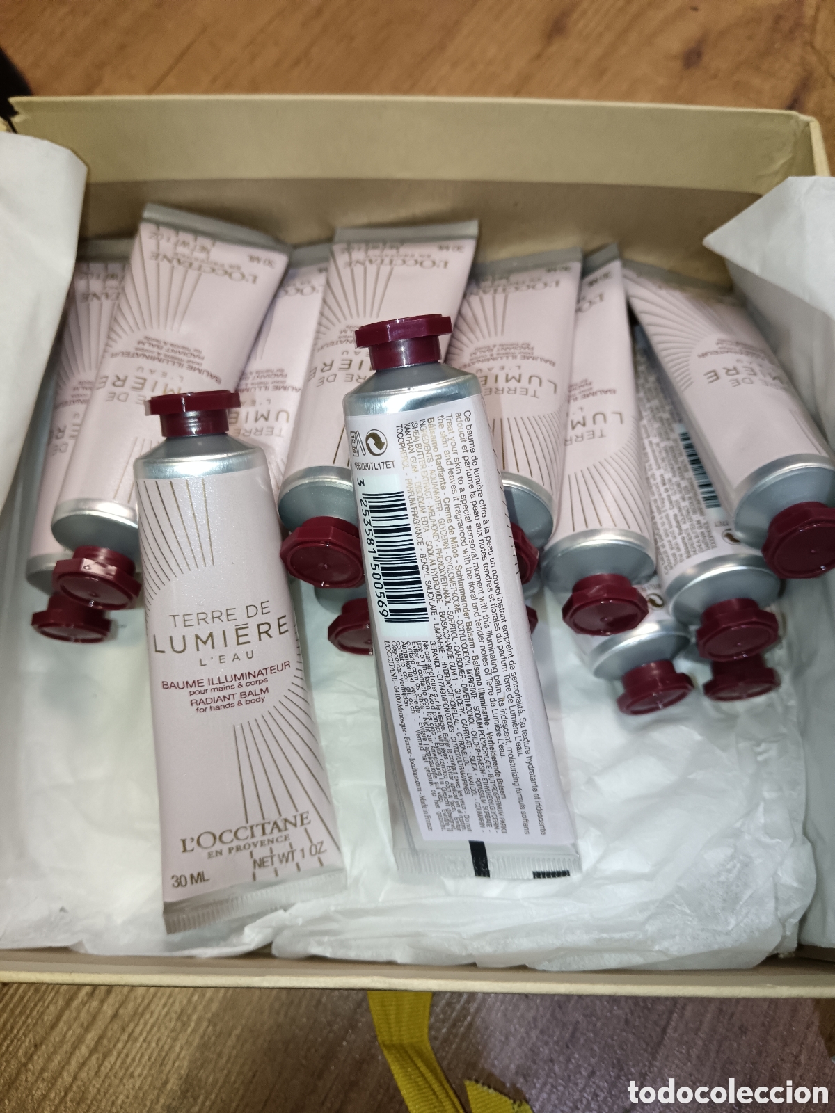 Segunda mano: Lote B&aacute;lsamo Iluminador para Manos y Cuerpo Terre de Lumi&egrave;re L'Eau de L'Occitane en Provence.