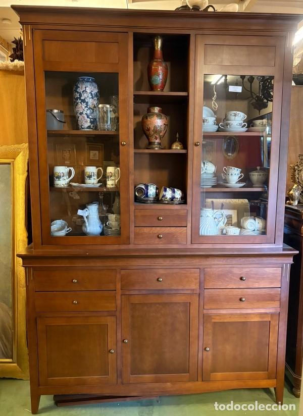 Segunda mano: Mueble Vitrina con cajones y puertas