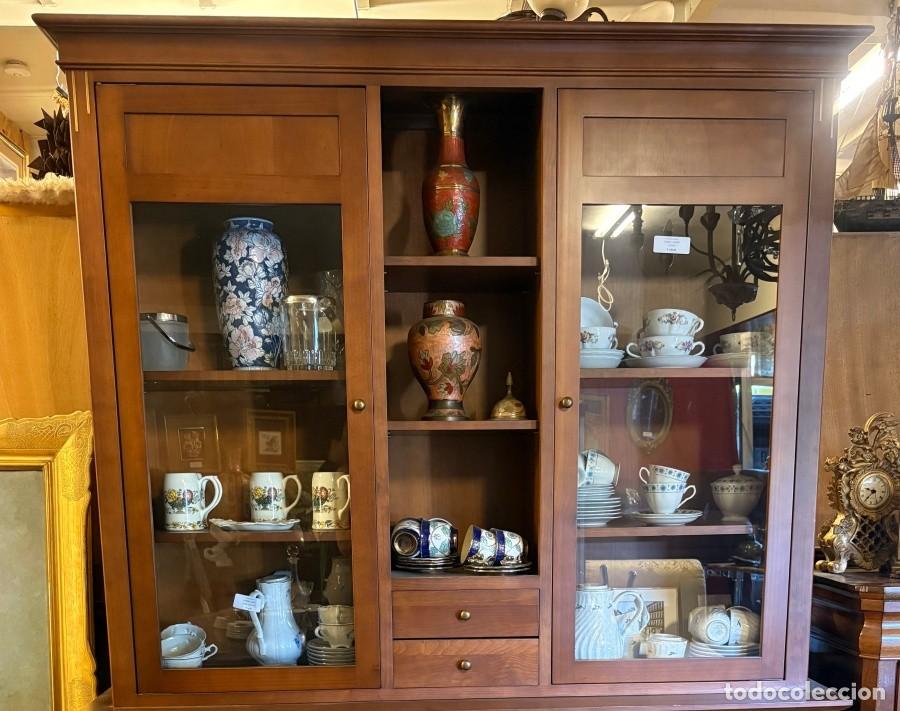 Segunda mano: Mueble Vitrina con cajones y puertas - Foto 3