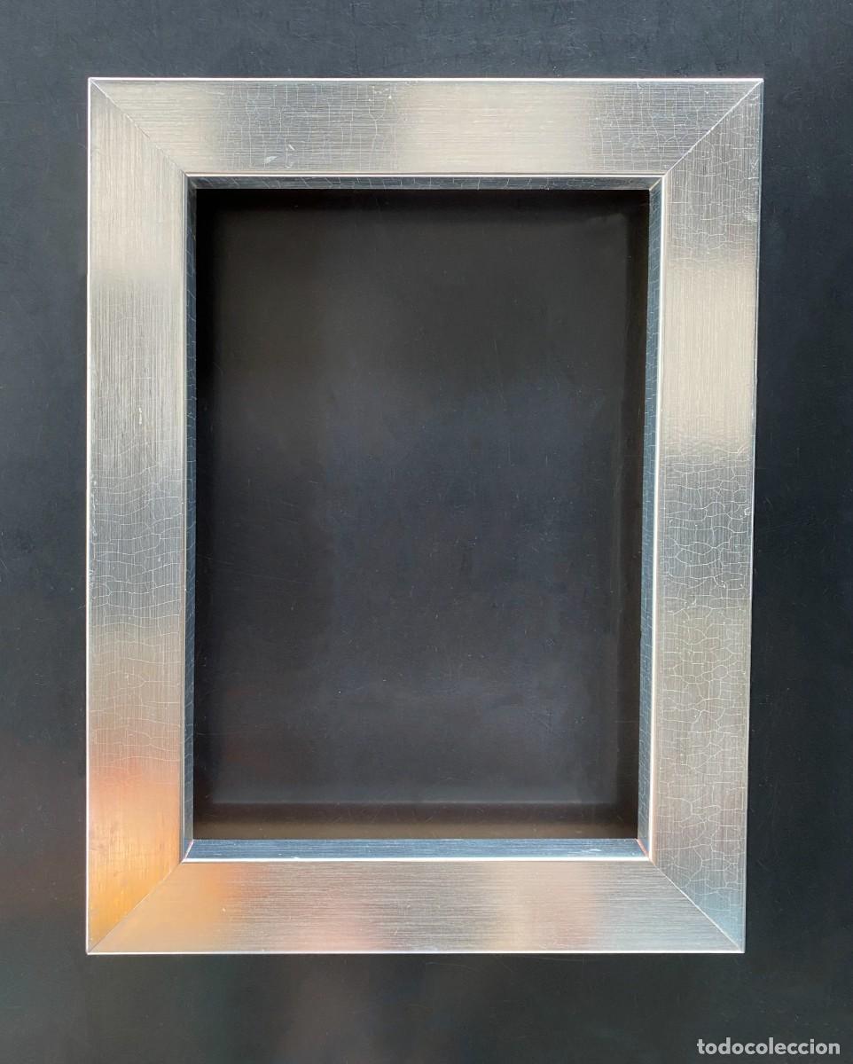 Segunda mano: Marco de Madera liso Plateado - 37 x 27 cm