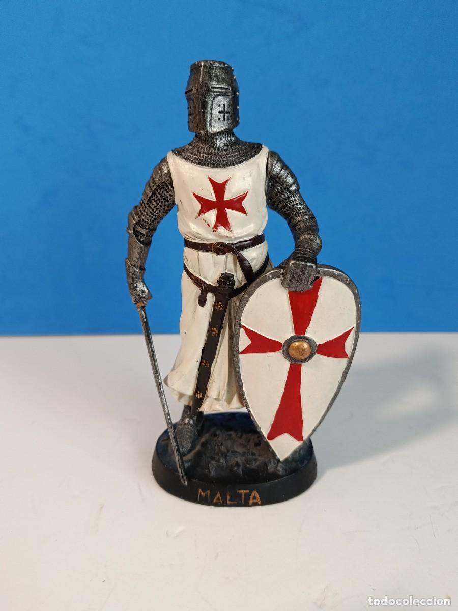 Segunda mano: FIGURA DE CABALLERO TEMPLARIO. 17 cm