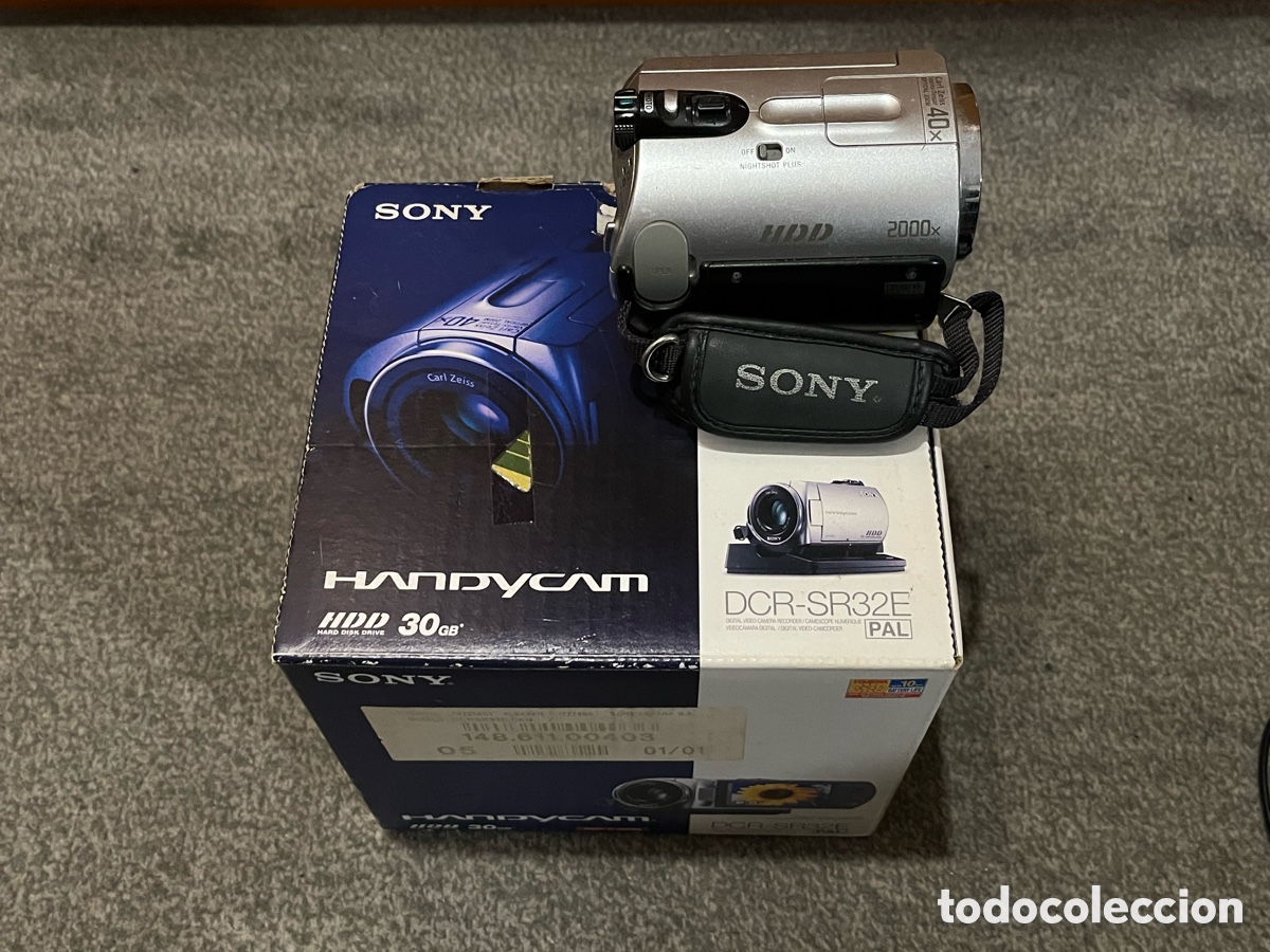 Segunda mano: SONY HANDYCAM DCR-SR32E (Defectuosa) + bater&iacute;a + base cargador + adaptador + DVD + manuales+caja etc