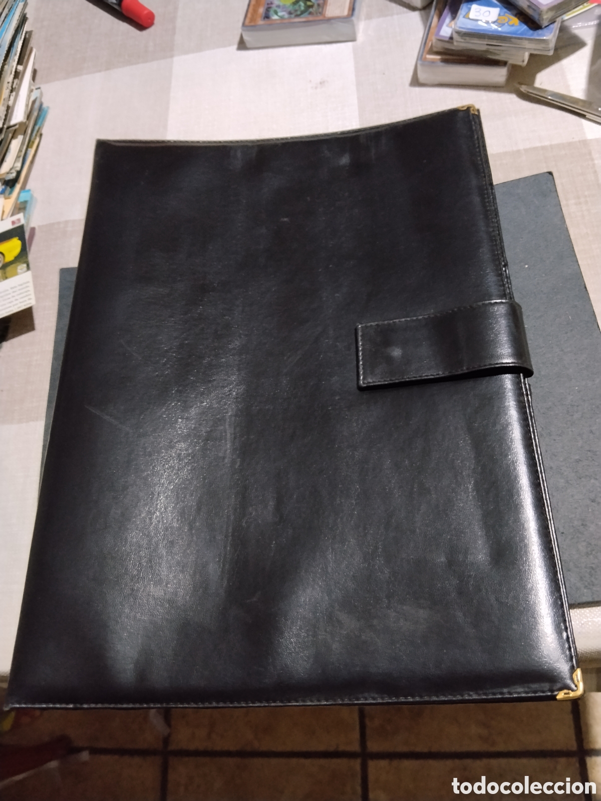 Segunda mano: Carpeta portadocumentos creo que de piel