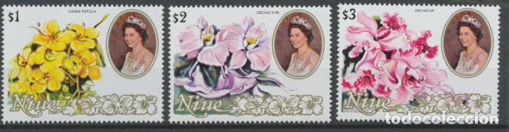 Sellos: Niue 1982 Ivert 365/7 *** Serie Básica - Flores del Pacifico Sur (IV) - Isabel II - Foto 1 - 303680668