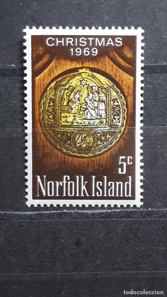 Sellos: NORFOLK. NAVIDAD. A&Ntilde;O 1969. **. YVERT 104