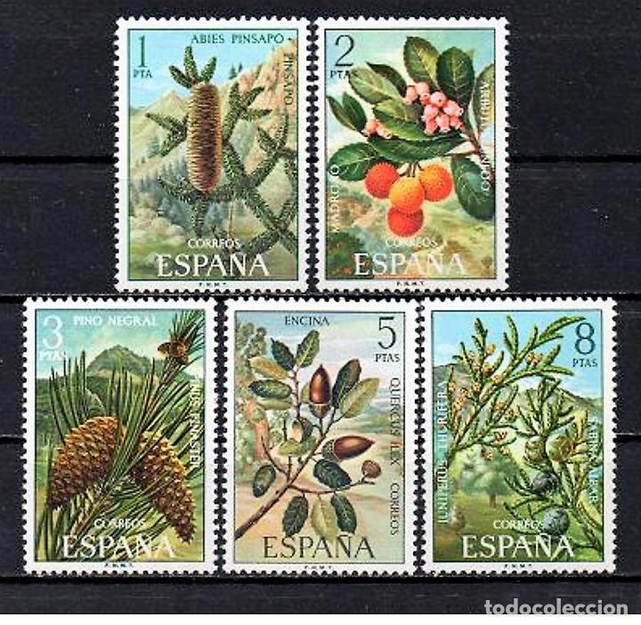Sellos: ESPA&Ntilde;A FLORA EDIFIL NUM. 2085/2089 ** SERIE COMPLETA SIN FIJASELLOS