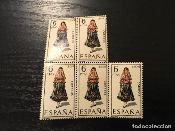 Sellos: Edifil 1900 Trajes regionales Le&oacute;n bloque de 5 - Foto 1