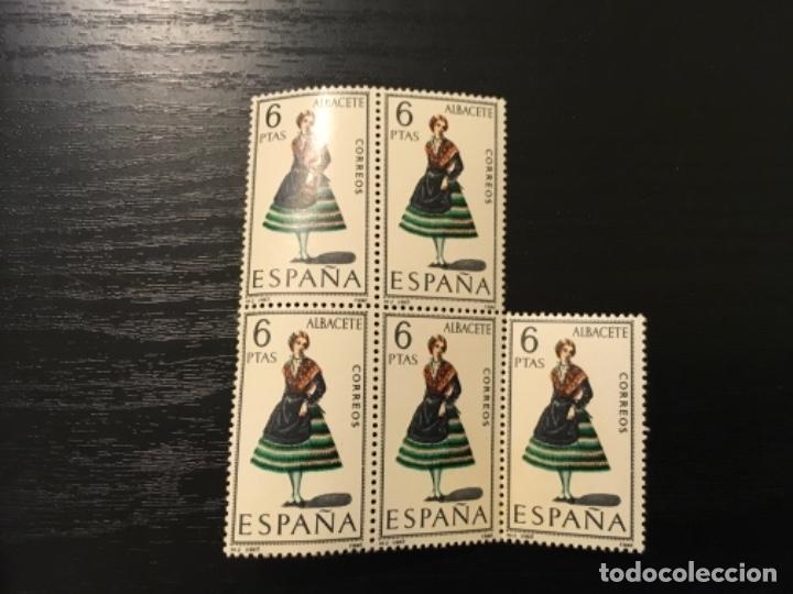 Sellos: Edifil 1768 - Trajes regionales Albacete bloque de 5