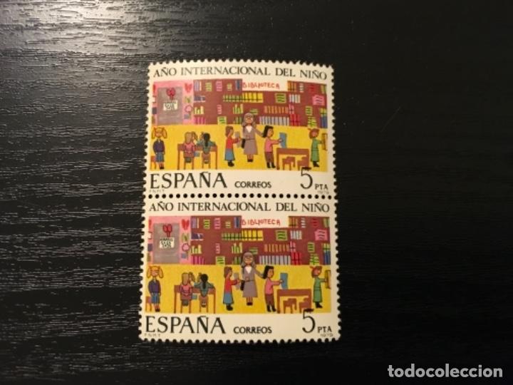 Sellos: Edifil 2519 - A&ntilde;o internacional del ni&ntilde;o bloque de 2