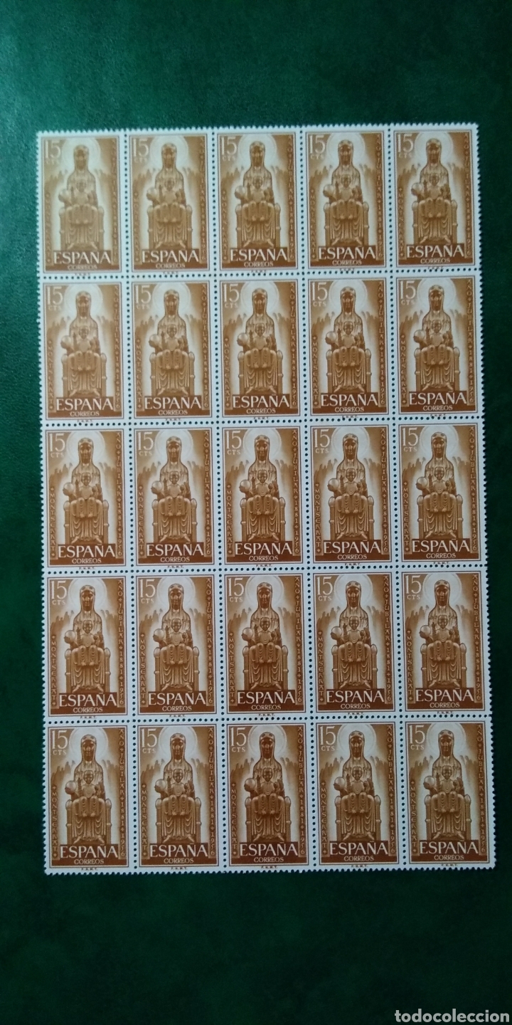 Sellos: HOJA DE 25 SELLOS A&Ntilde;O JUBILAR DE MONTSERRAT .- EDIFIL 1192