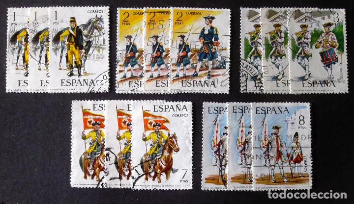 Sellos: 2197-201, TRES SERIES USADAS. UNIFORMES. - Foto 1