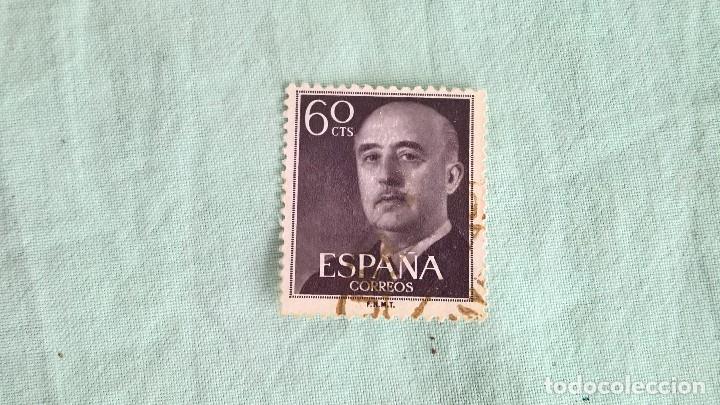 Sellos: GENERAL FRANCO 60 CENTIMOS PESETA 1955 USADO.doblado , con charnela