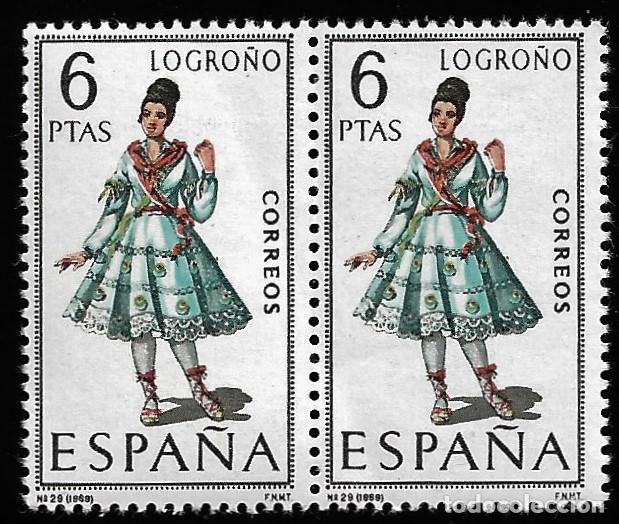 Sellos: TRAJES REGIONALES - LOGRO&Ntilde;O - EDIFIL 1902 - BLOQUE DE DOS - Foto 1