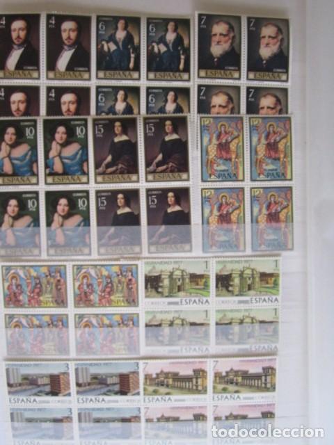 Sellos: 26 BLOQUES DE 4 + 1 DE 8 SELLOS NUEVOS 1977 - Foto 2