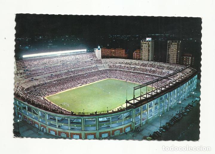 Sellos: POSTAL CIRCULADA BERNABEU ESTADIUM DE MADRID A BARCELONA - Foto 2