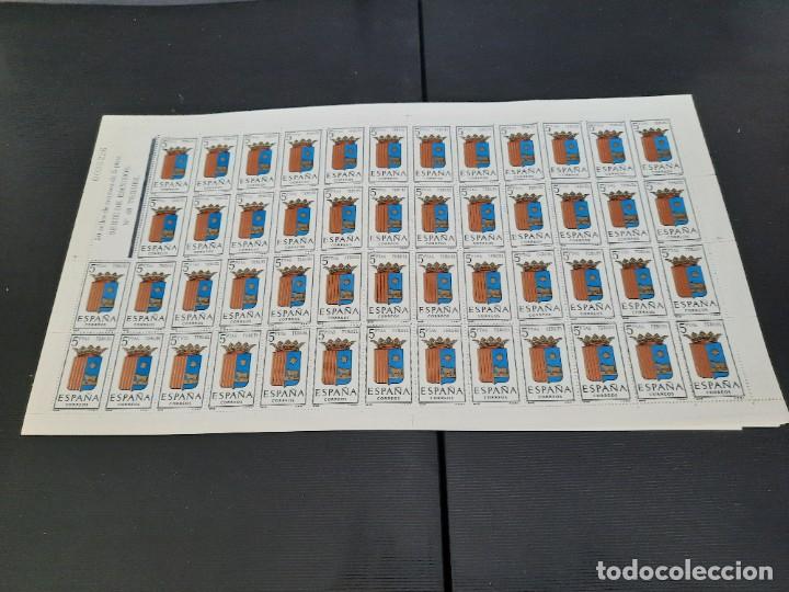 Sellos: Pliegos de escudos capitales de provincias espa&ntilde;olas - Foto 97
