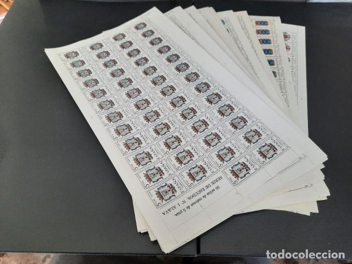 Sellos: Pliegos de escudos capitales de provincias espa&ntilde;olas - Foto 1