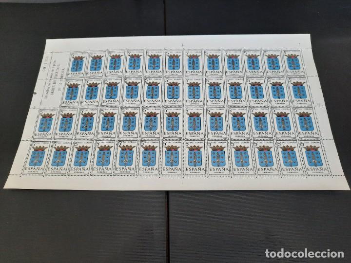 Sellos: Pliegos de escudos capitales de provincias espa&ntilde;olas - Foto 30
