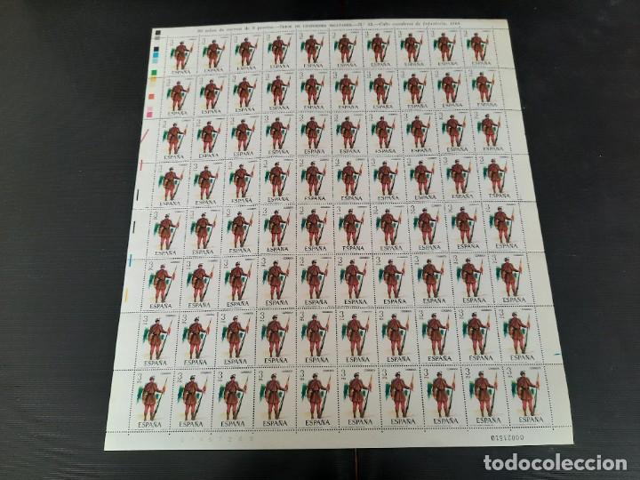 Sellos: Pliegos de sellos uniformes militares 1977 - Foto 6