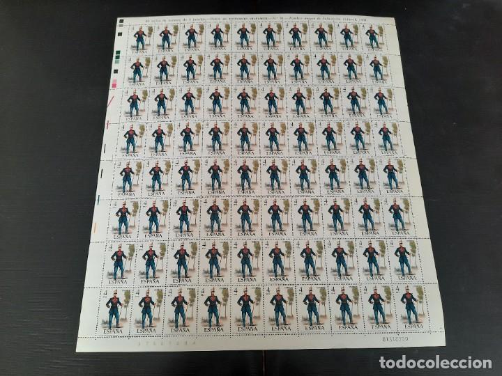 Sellos: Pliegos de sellos uniformes militares 1977 - Foto 8