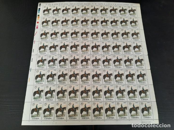 Sellos: Pliegos de sellos uniformes militares 1977 - Foto 10
