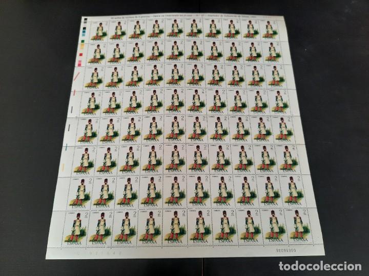 Sellos: Pliegos de sellos uniformes militares 1976 - Foto 4
