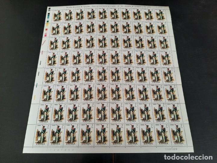 Sellos: Pliegos de sellos uniformes militares 1976 - Foto 8