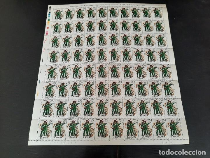 Sellos: Pliegos de sellos uniformes militares 1976 - Foto 10