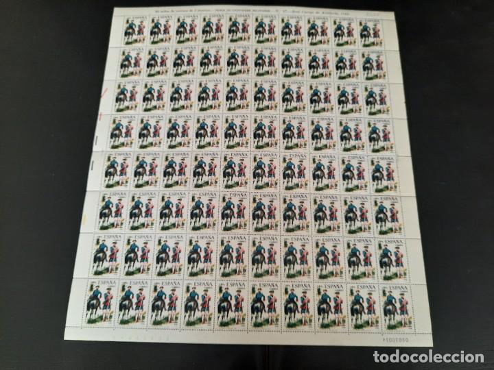 Sellos: Pliegos de sellos uniformes militares 1975 - Foto 4