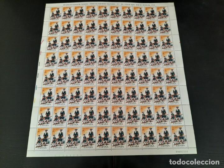 Sellos: Pliegos de sellos uniformes militares 1974 - Foto 4