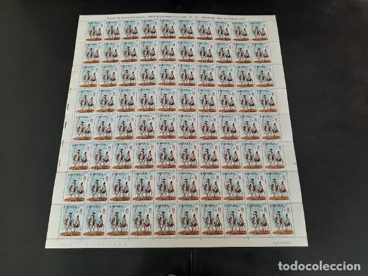 Sellos: Pliegos de sellos uniformes militares 1974 - Foto 10