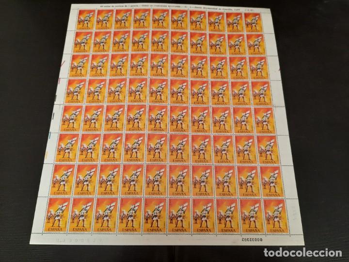 Sellos: Pliegos de sellos uniformes militares 1973 - Foto 2