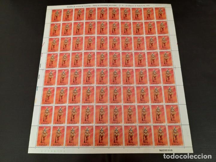 Sellos: Pliegos de sellos uniformes militares 1973 - Foto 6