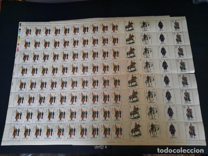 Sellos: Pliegos de sellos uniformes militares 1978 - Foto 1