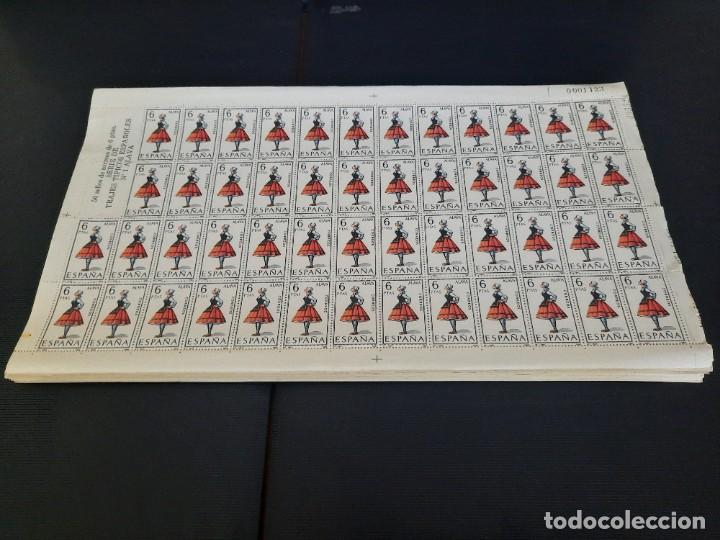 Sellos: Pliegos de sellos .Trajes tipicos espa&ntilde;oles - Foto 1