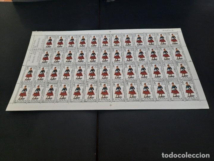 Sellos: Pliegos de sellos .Trajes tipicos espa&ntilde;oles - Foto 24