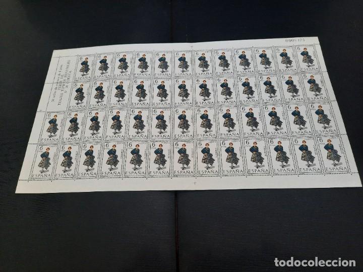 Sellos: Pliegos de sellos .Trajes tipicos espa&ntilde;oles - Foto 32