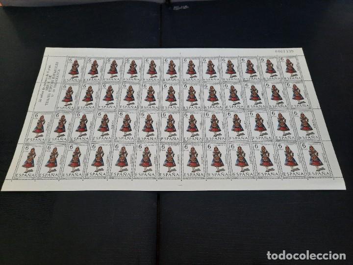 Sellos: Pliegos de sellos .Trajes tipicos espa&ntilde;oles - Foto 80